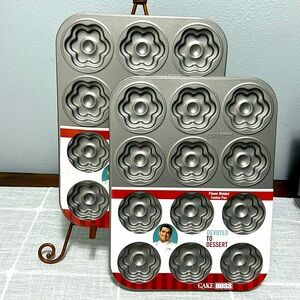 Brand new 2 pcs Cake Boss Flower Molded Cookie Pan